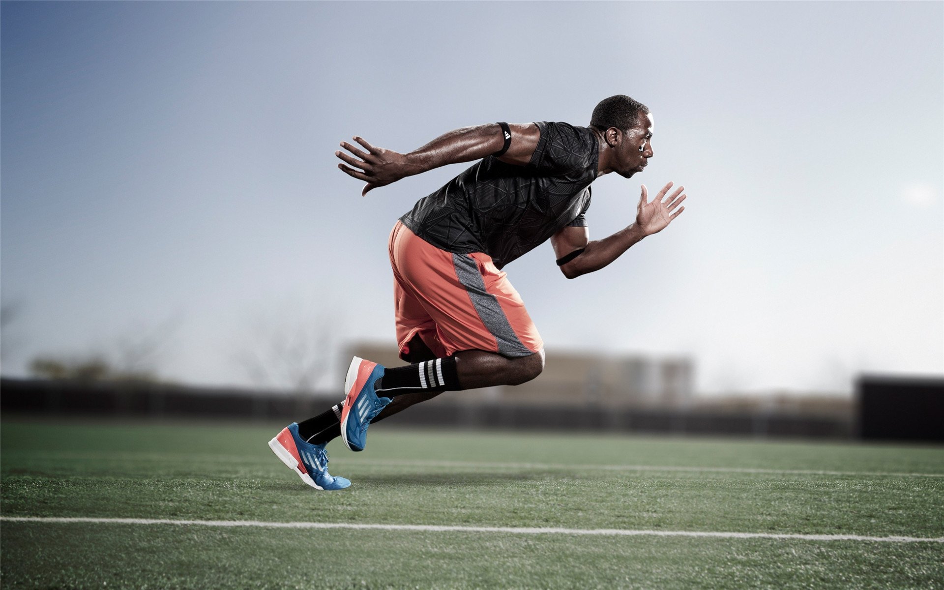 欧洲杯赛场上出现感人互动瞬间被网友热传,欧洲杯揪心一幕